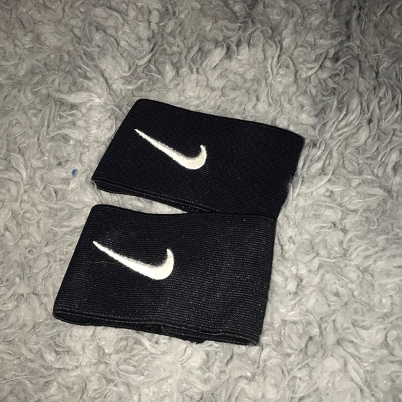 nike shin stays